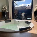 Priscilla's Bed&wellness Bed & Breakfast *