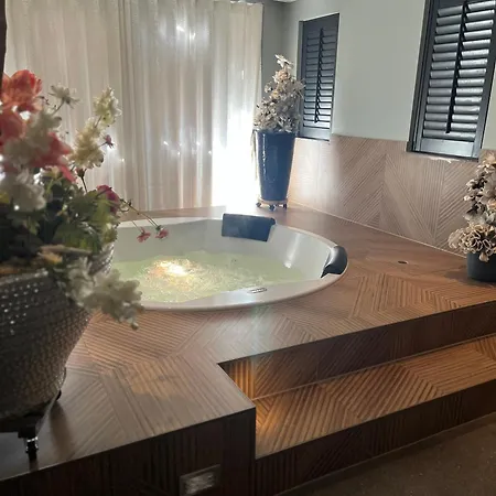 Bed & Breakfast Priscilla's Bed&wellness Eindhoven